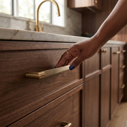 Mitred Lines Pull Handle