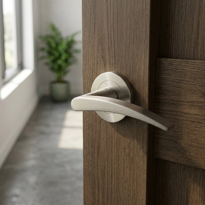 Volantes Designer Lever on Threaded Rose