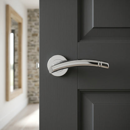 Cuarenta Lever on Round Rose