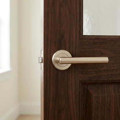 settanta lever on round rose