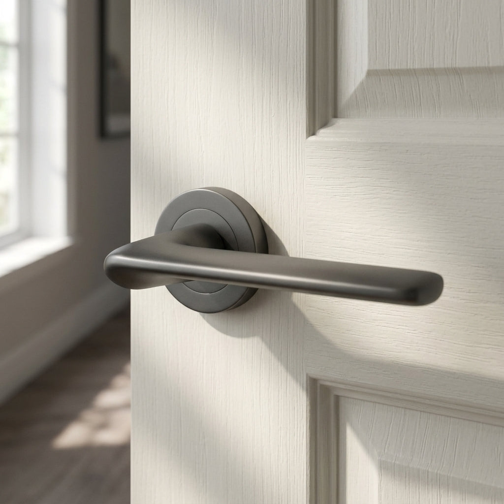 Vortex lever on rose