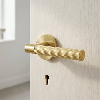 Hey Riga lever handle on threaded rose
