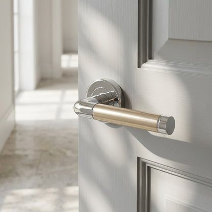 Quaranta Lever on Rose