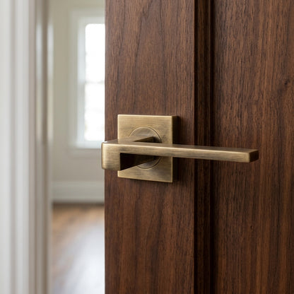 Equi Lever on Square Rose