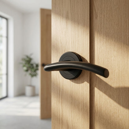 Trenta Lever on Rose