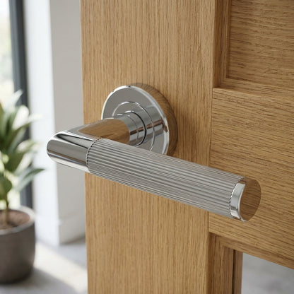 Trend Lines Lever On Round Rose