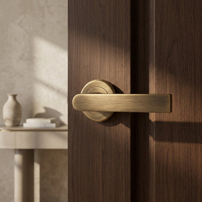 Edge Lever on Round Rose