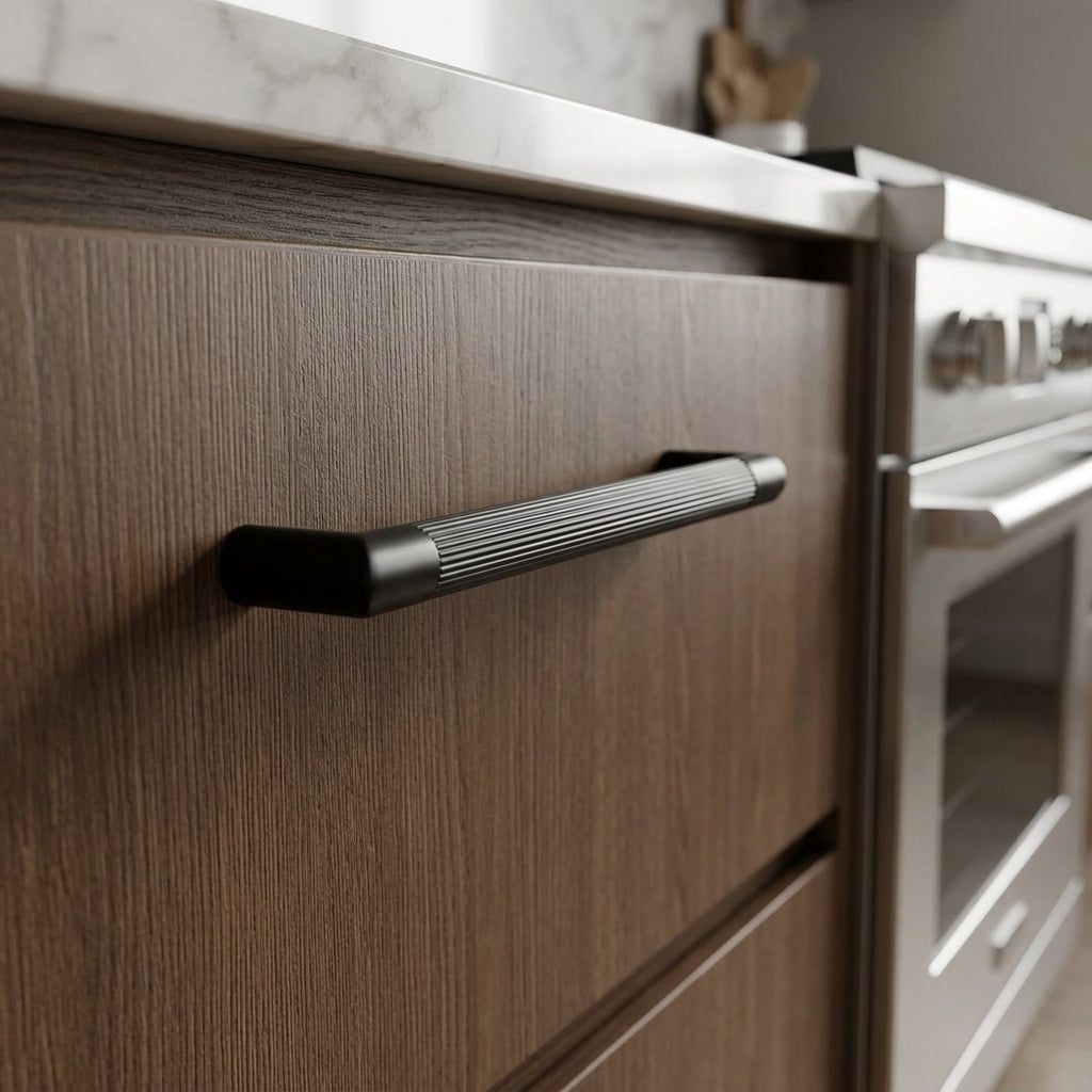 Mitred Lines Pull Handle