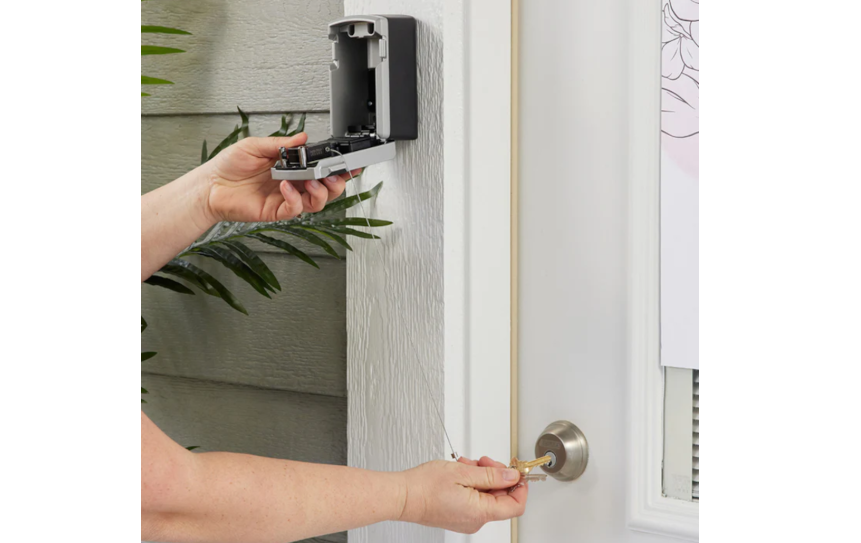 MASTER LOCK Select Access Black Tether With Retractable Cable