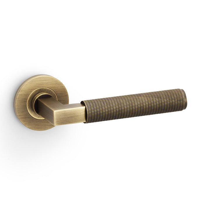 Knurled Hurricane Lever on Round Rose