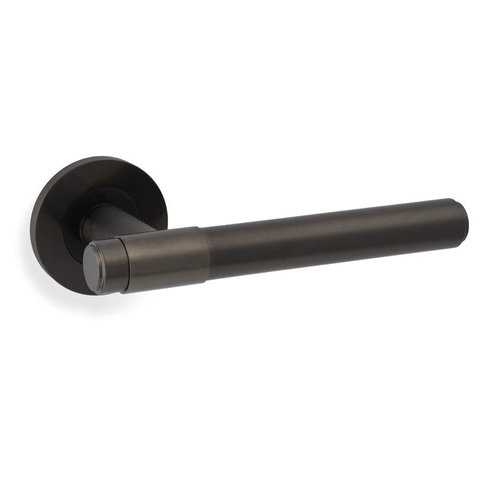 Kingston Plain Lever on Round Rose