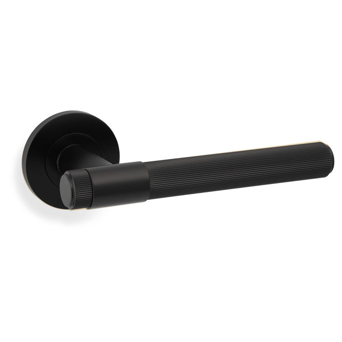 Kingston Reeded lever on Round Rose