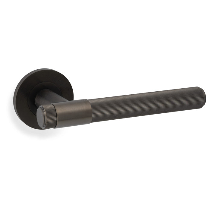 Kingston Reeded lever on Round Rose