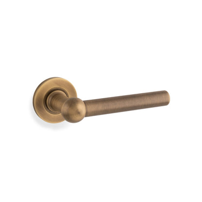 Siskin Lever on Rose