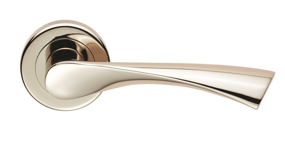 Venti Lever on Rose