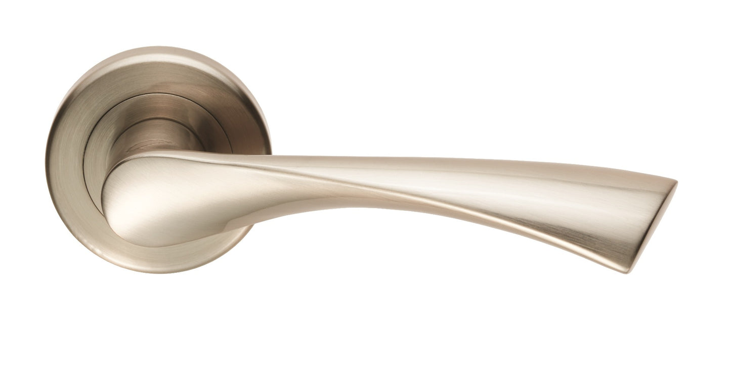 Venti Lever on Rose