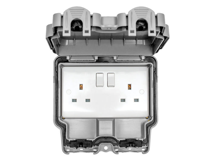 2 Gang Switched Socket